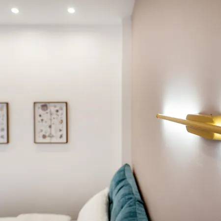 Tinker Bell By Halu! : Colorful Family Appartement *