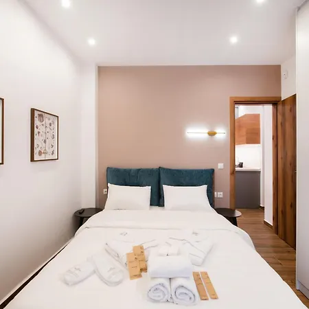 Tinker Bell By Halu! : Colorful Family Appartement *