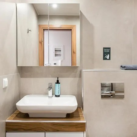 Apartman Tinker Bell By Halu! : Colorful Family *