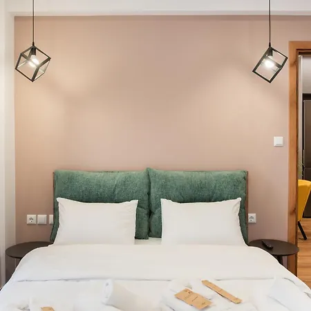 Tinker Bell By Halu! : Colorful Family Appartement *