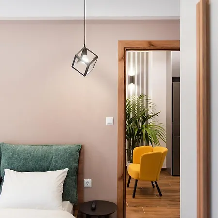 Apartman Tinker Bell By Halu! : Colorful Family